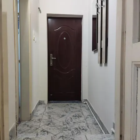 Citycenter - Cozy, Tiny House In The Center Subotica