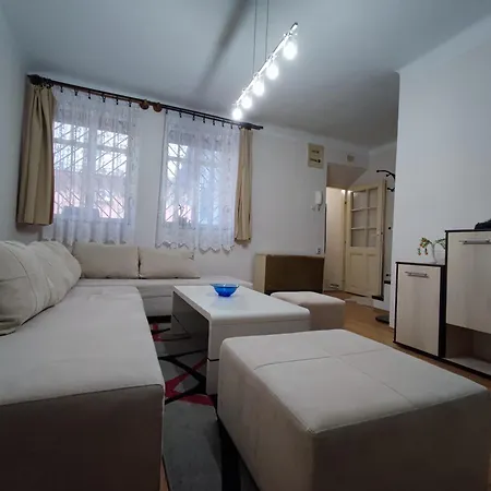 Citycenter - Cozy, Tiny House In The Center Appartamento Subotica